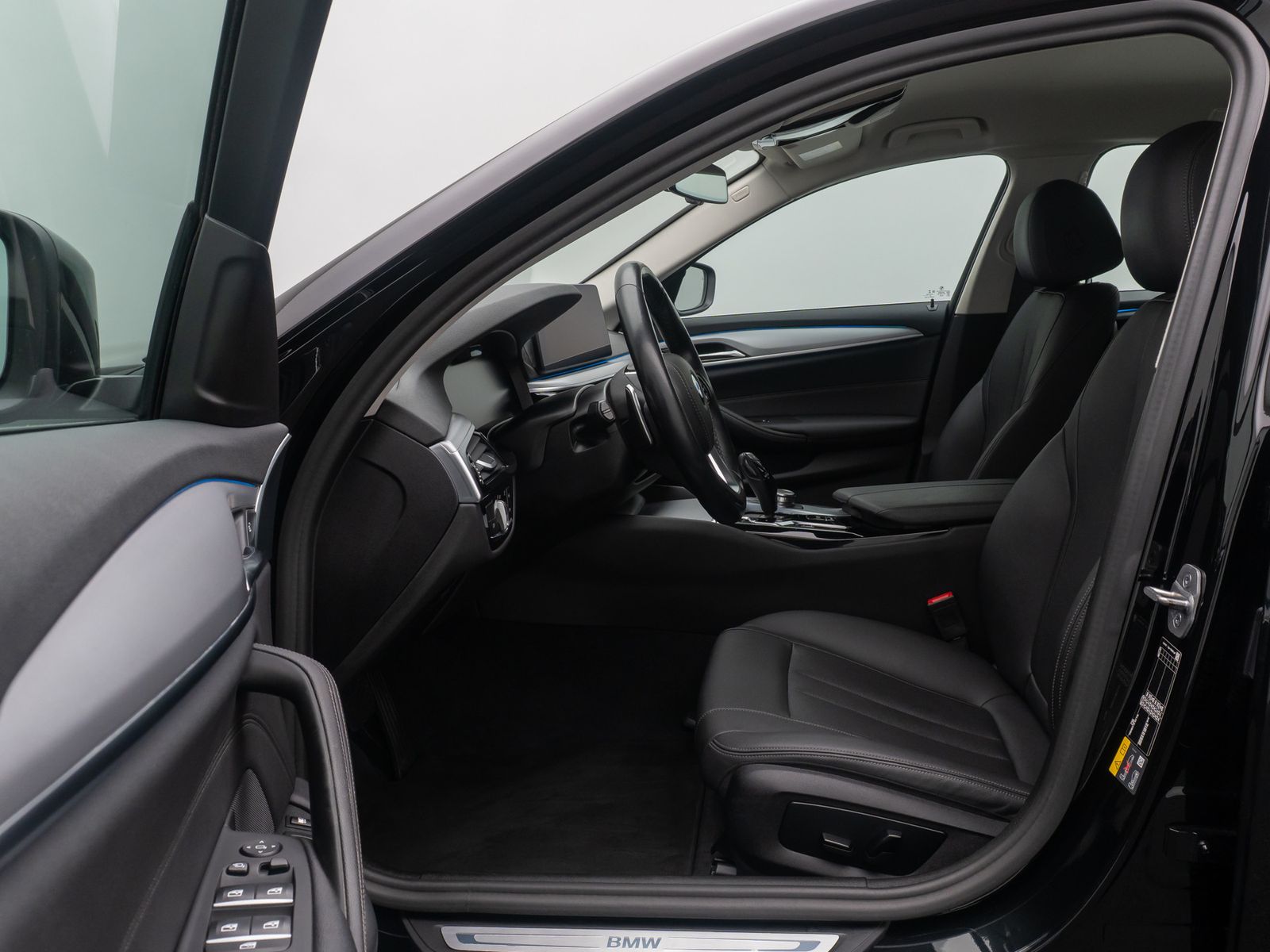 Fahrzeugabbildung BMW 530e xD ACC Laser HUD DAB Kamera 4xKlima Sport