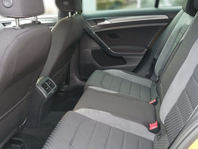 Golf VII 1.5 TSI DSG R-LINE LED+NAVI+DIGI+STHZ
