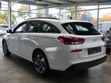 Hyundai i30 Kombi 1,5 GDI 6MT Navi+PDC v&h+RFK+LED+ALU - Hyundai i30: Kombi, 1.6