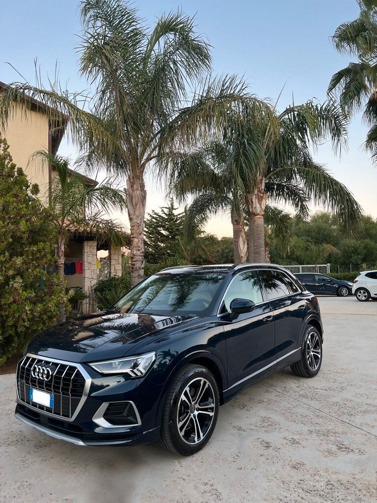 Audi Q3 40 TDI quattro S tronic Business Advance