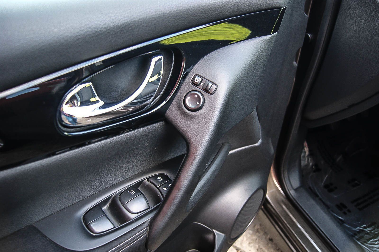 Fahrzeugabbildung Nissan Qashqai 1.2 Acenta 4x2 1 HAND AHK SIZHG 22.324KM