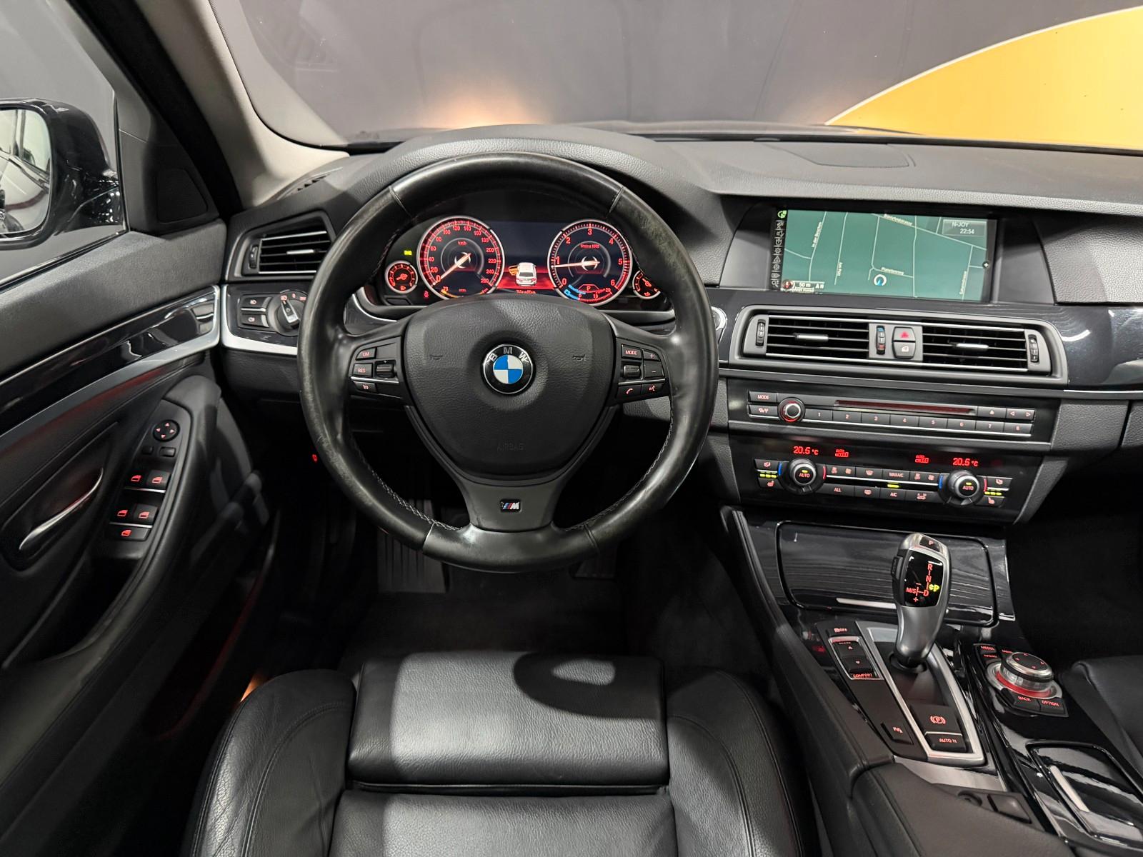 BMW 525 d Touring 218 ch • BVA • Pano • Cuir • Bi-Xénon • Attelage