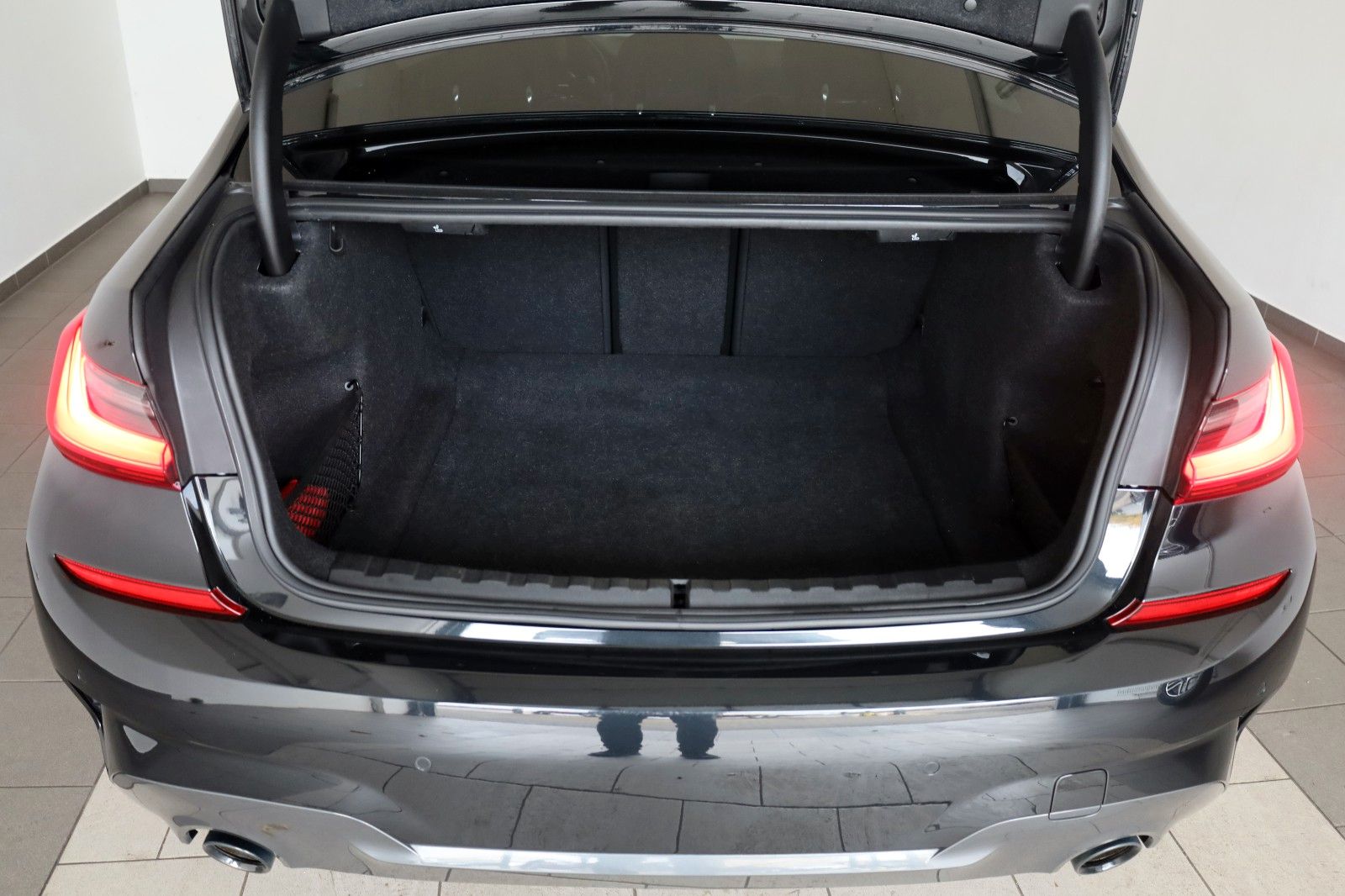 Fahrzeugabbildung BMW 320 i M Sport, T.Leder,Navi,LED,SH,Kamera