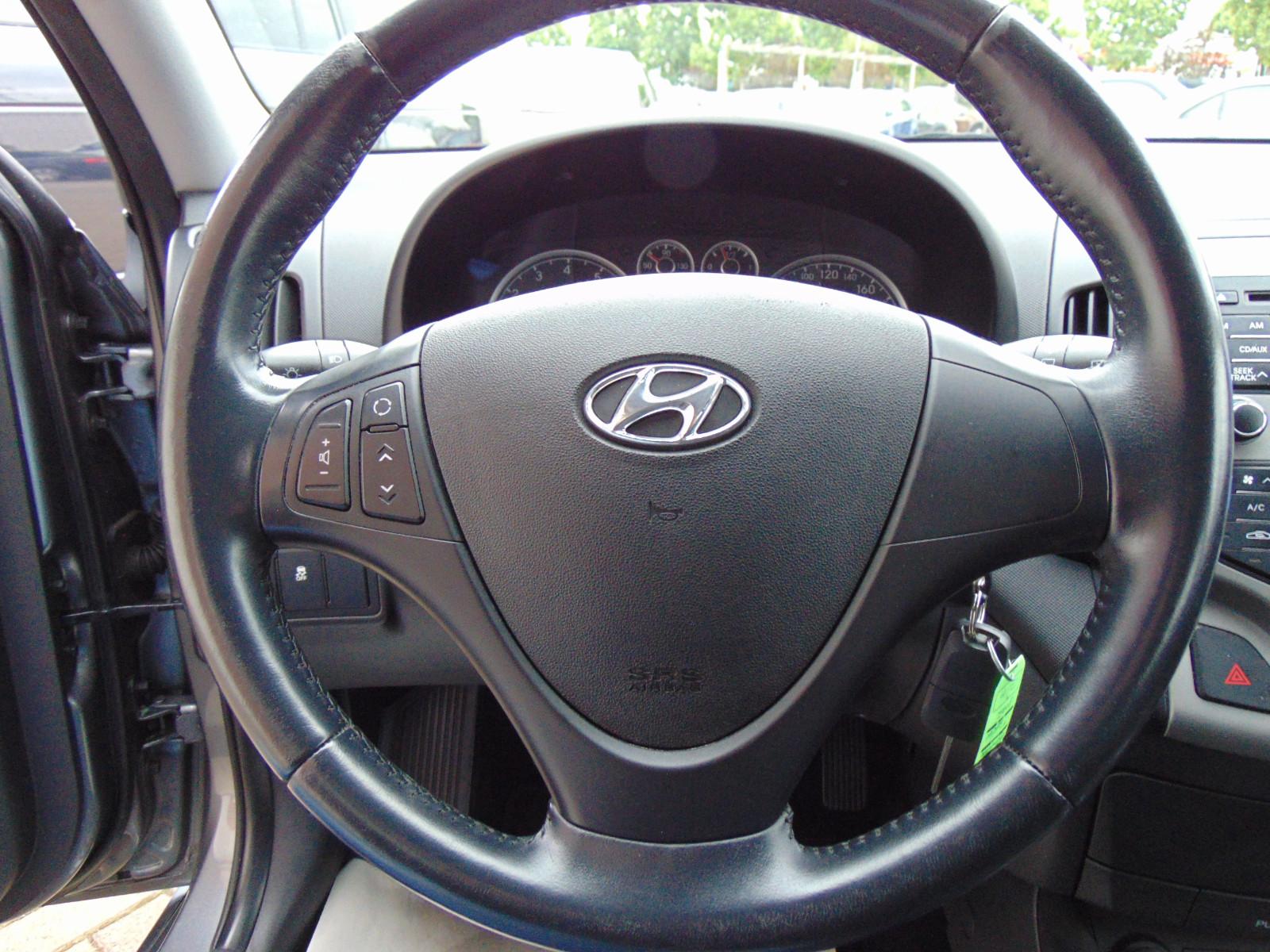 Hyundai i30 2011 — photo 16