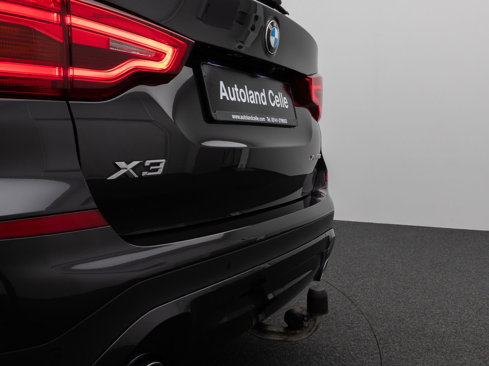 Fahrzeugabbildung BMW X3 xD20d Panorama Kamera DAB HiFi AHK Alarm 19"