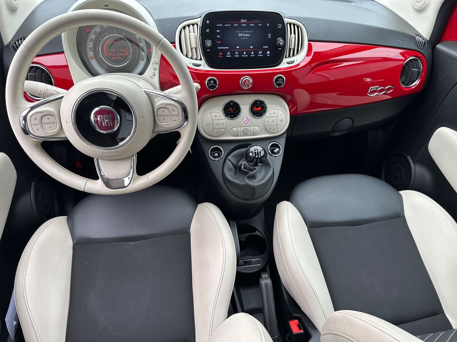Fahrzeugabbildung Fiat 500C 1.0 GSE Mild-Hybrid Dolcevita CARPLAY