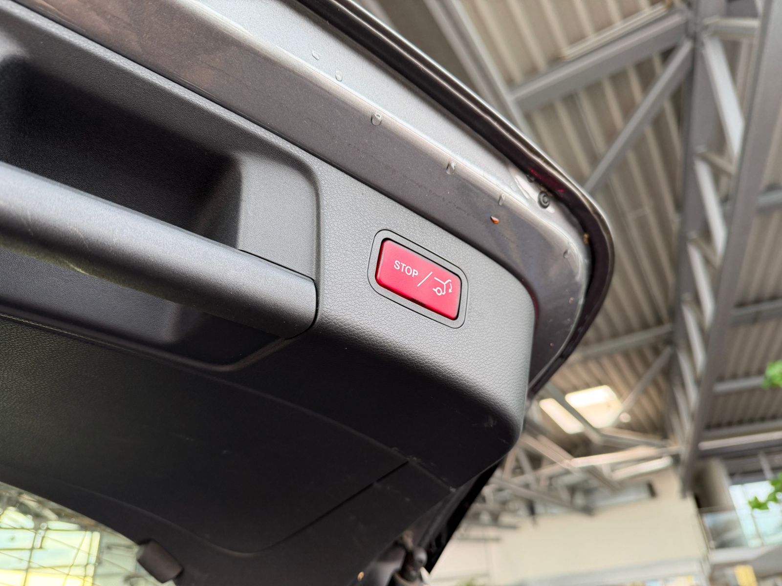 Fahrzeugabbildung Mercedes-Benz GLA 250 4Matic AMG-Line 360° LED SHZ NAVI