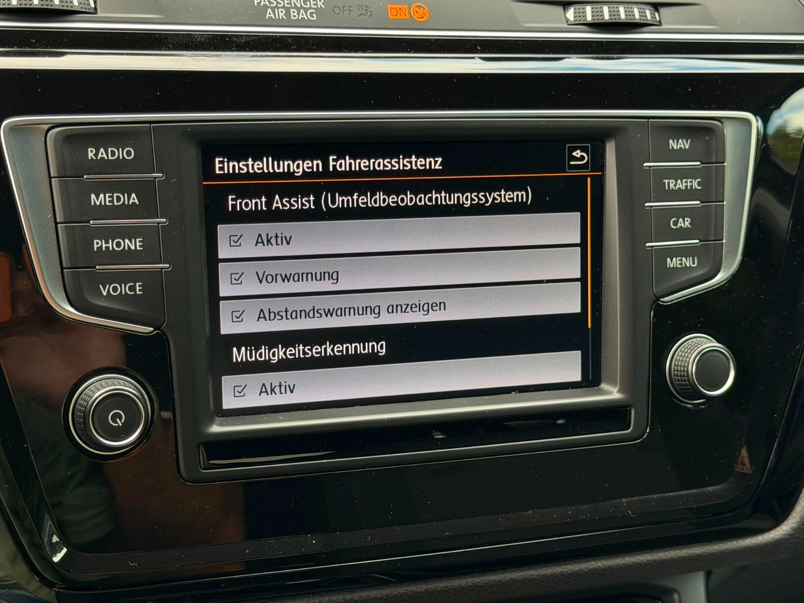 Volkswagen Touran 1.4 Comfortline BMT Kamera-Navi-7.Sitzer-