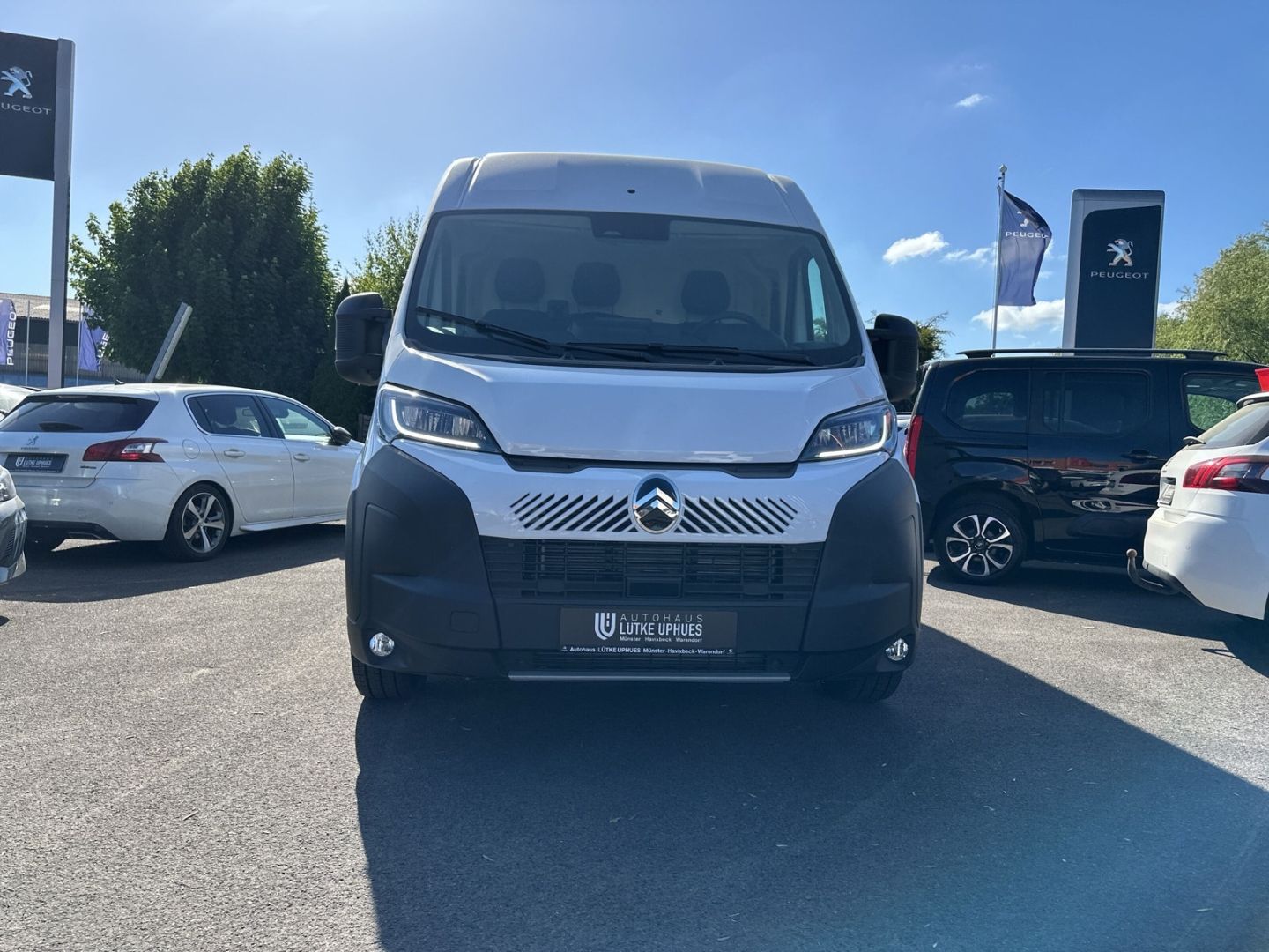 Fahrzeugabbildung Citroën Jumper 2.2 KW 35 L3H2 BlueHDi 140 AHK-abn. Navi