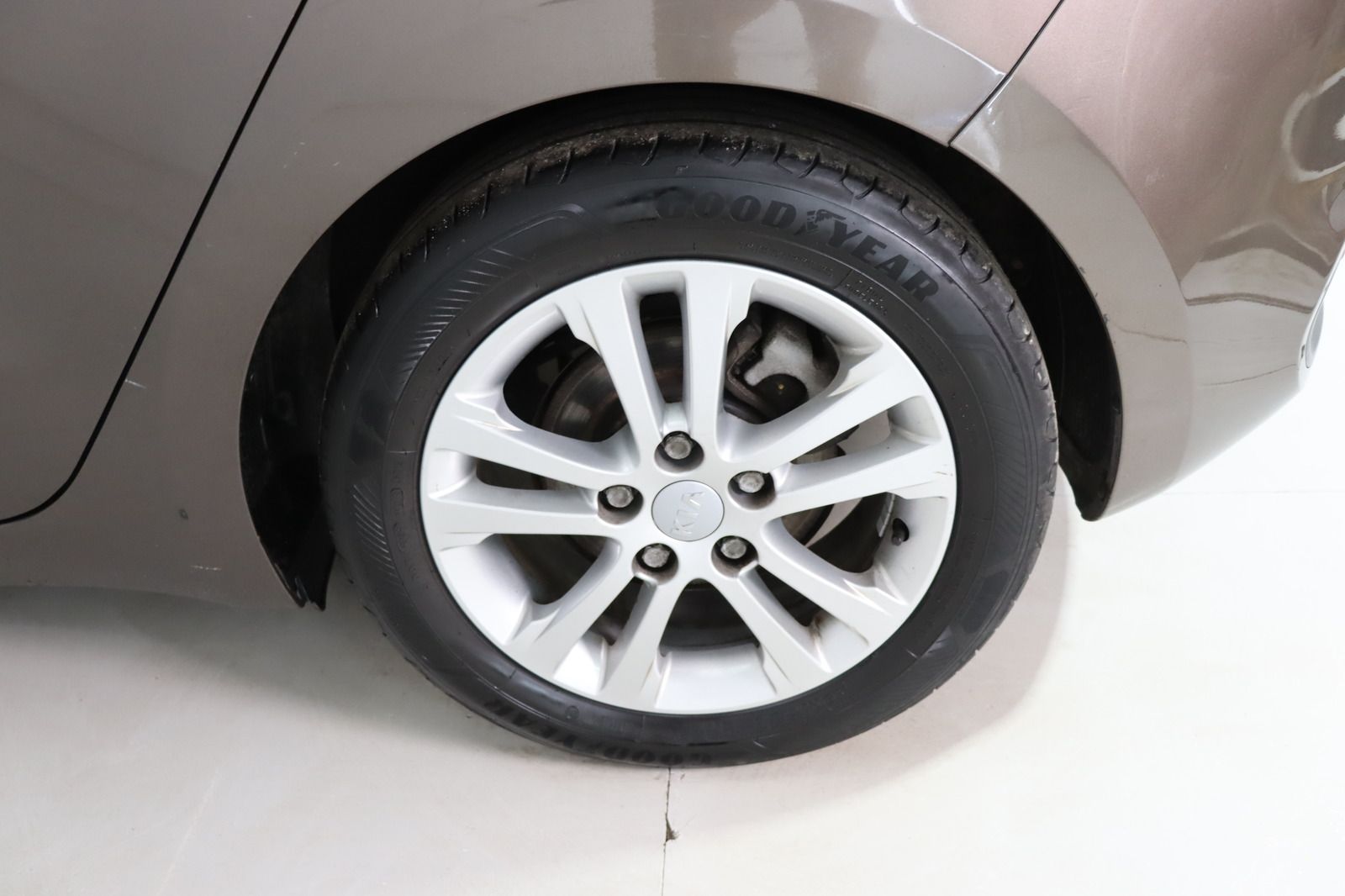 Fahrzeugabbildung Kia Cee'd 1.4 16V Edition 7 aus 1. Hd