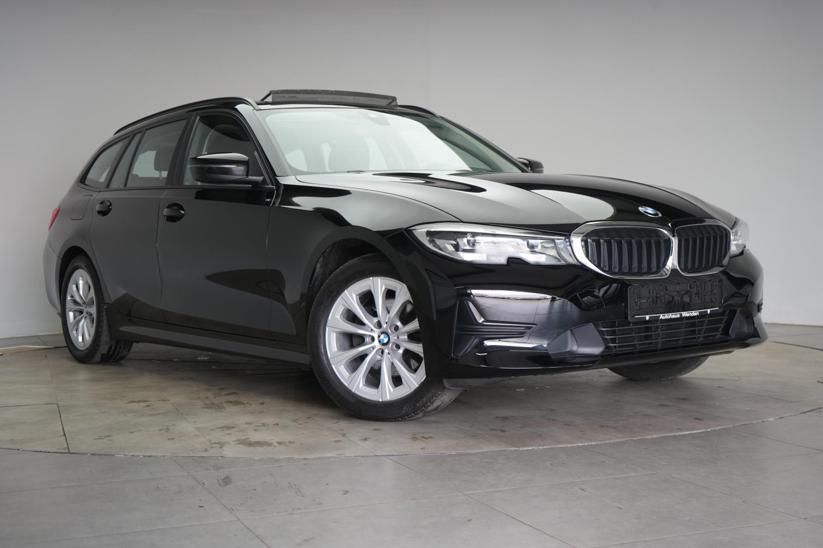 BMW 320 i Touring M Sport Carplay/Temp/Pano/AHK
