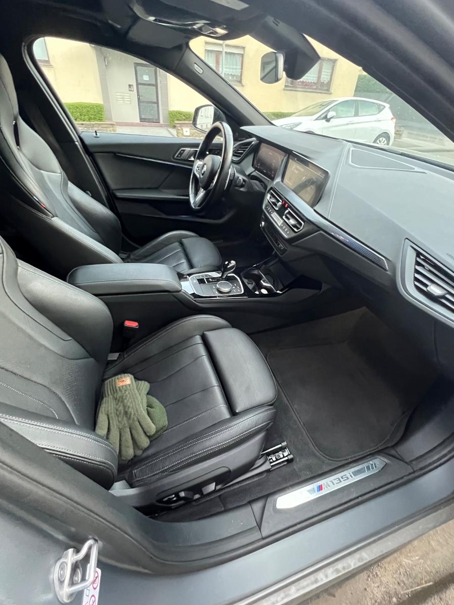 BMW M135i xDrive Sonderlackierung matt grau Top