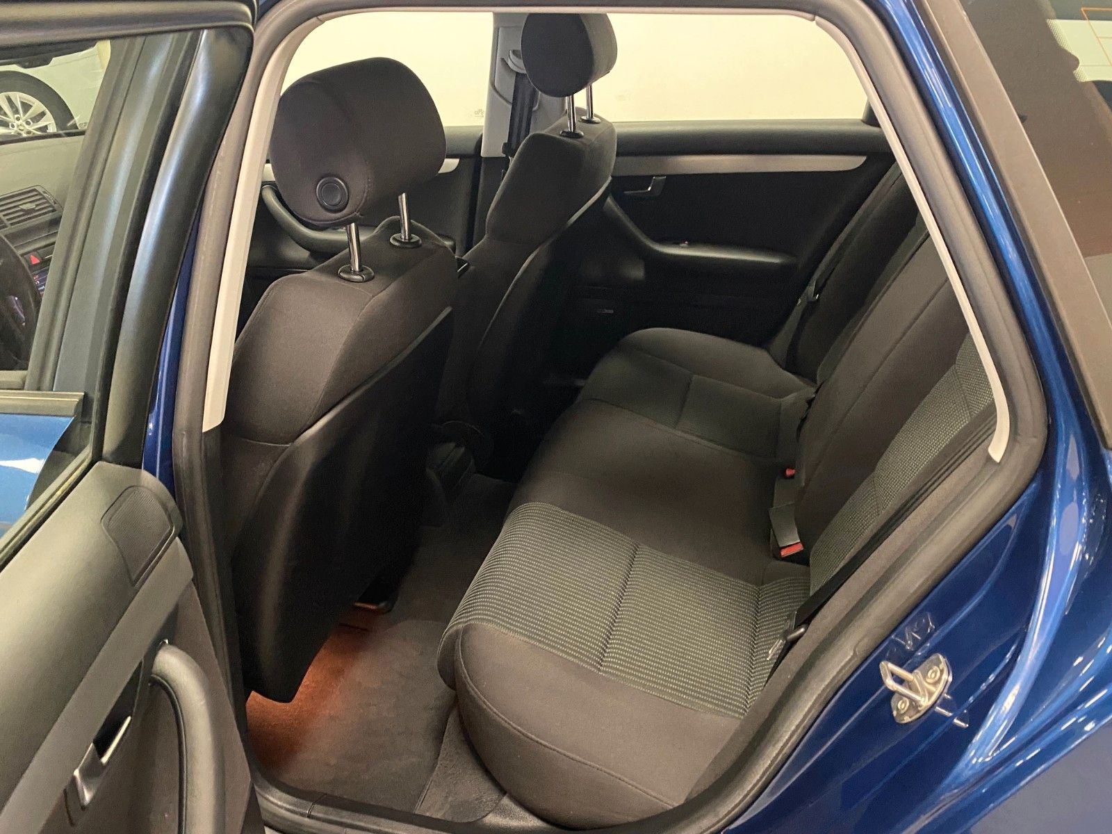 Fahrzeugabbildung Audi A4 2.0 TFSI Avant+NAVI+XENON+CHECKHEFT+1.HAND+BC