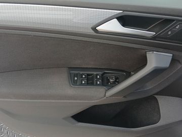 Volkswagen Tiguan - 12
