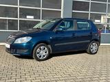 Skoda Fabia Ambition + Einparkhilfe + Service-Paket + - Skoda Fabia: Se