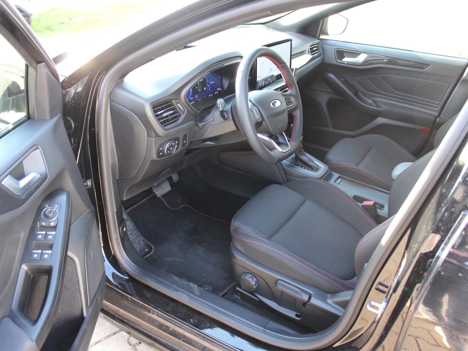 Fahrzeugabbildung Ford Focus ST-Line X 1,0 EcoBoost Start/Stopp