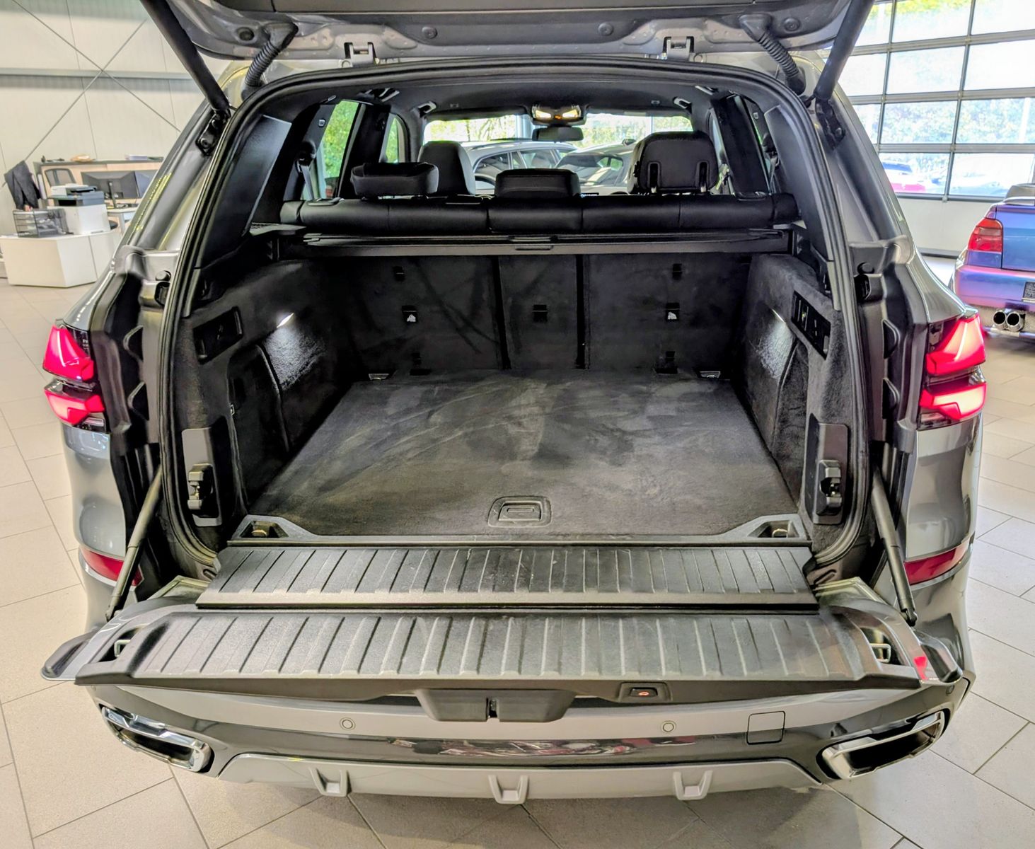 Fahrzeugabbildung BMW X5 30d xDrive M-Sport Innovati AHK H&K UPE:105T€