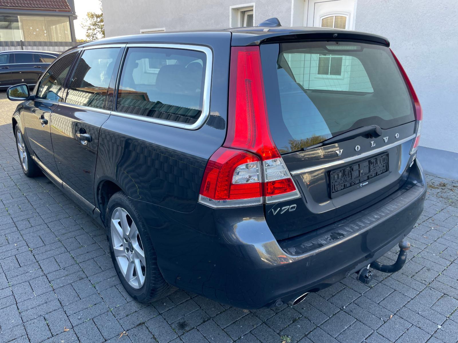 Volvo V70 2015 — engine 2.400 cm³, 215 HP (158kW)