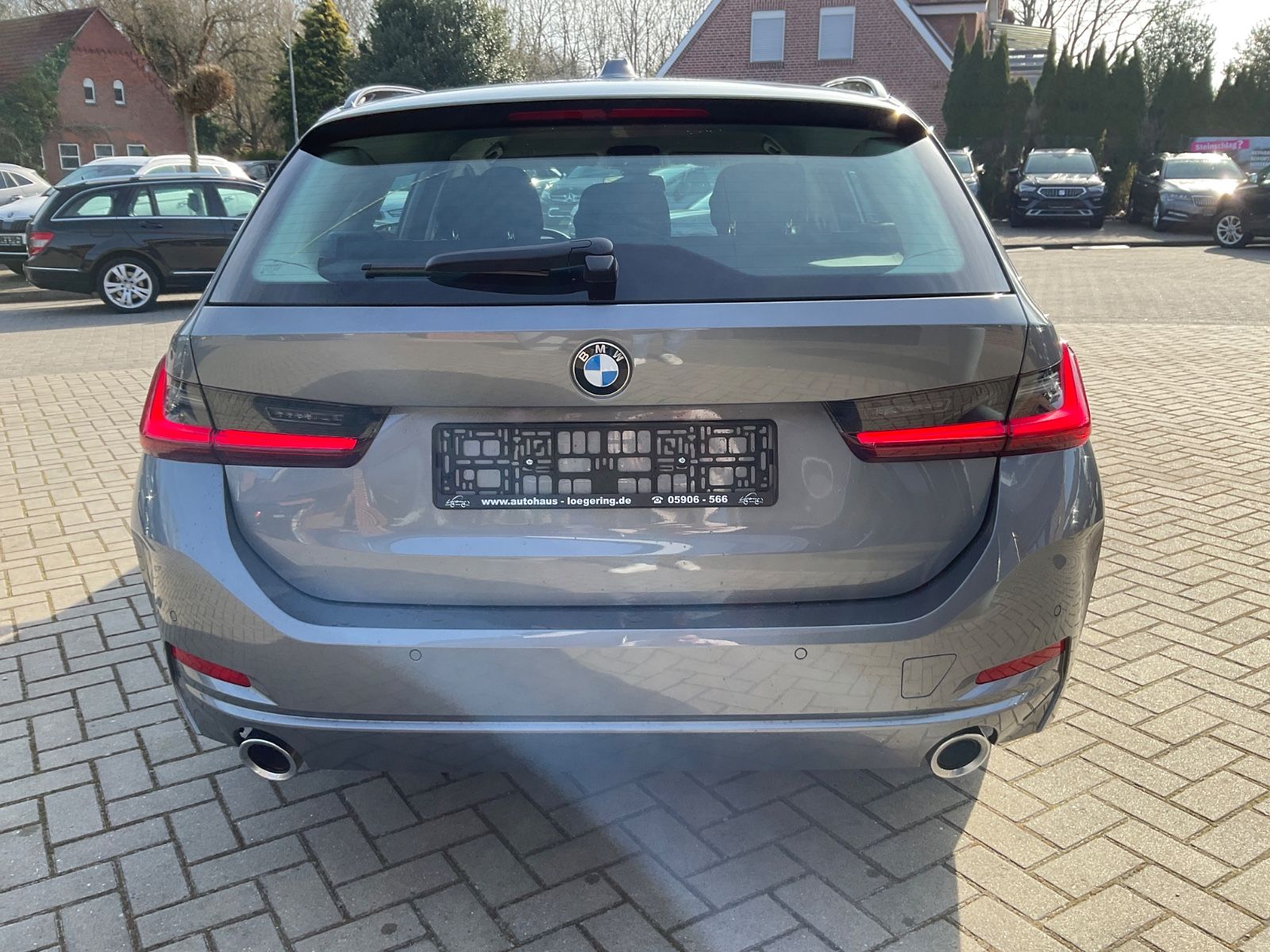 Fahrzeugabbildung BMW 320d xDrive,Touring,Carplay,Sitzheizung,Isofix,