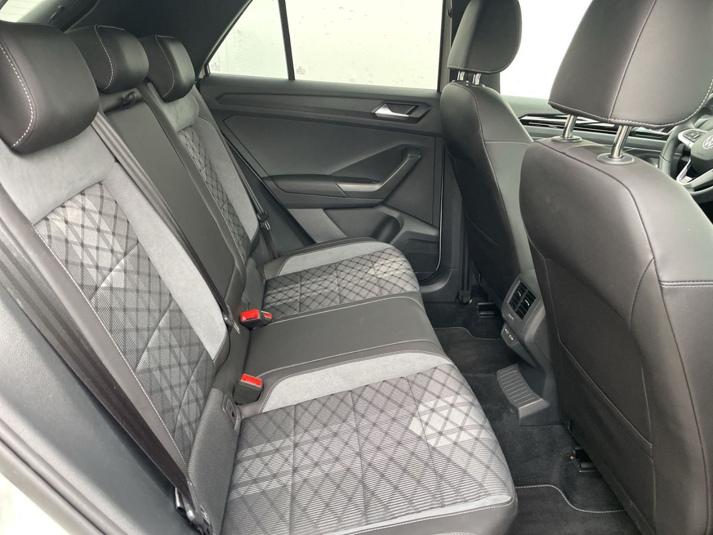 T-Roc 1.5 TSI DSG R-Line Black Style AHK/Kamera