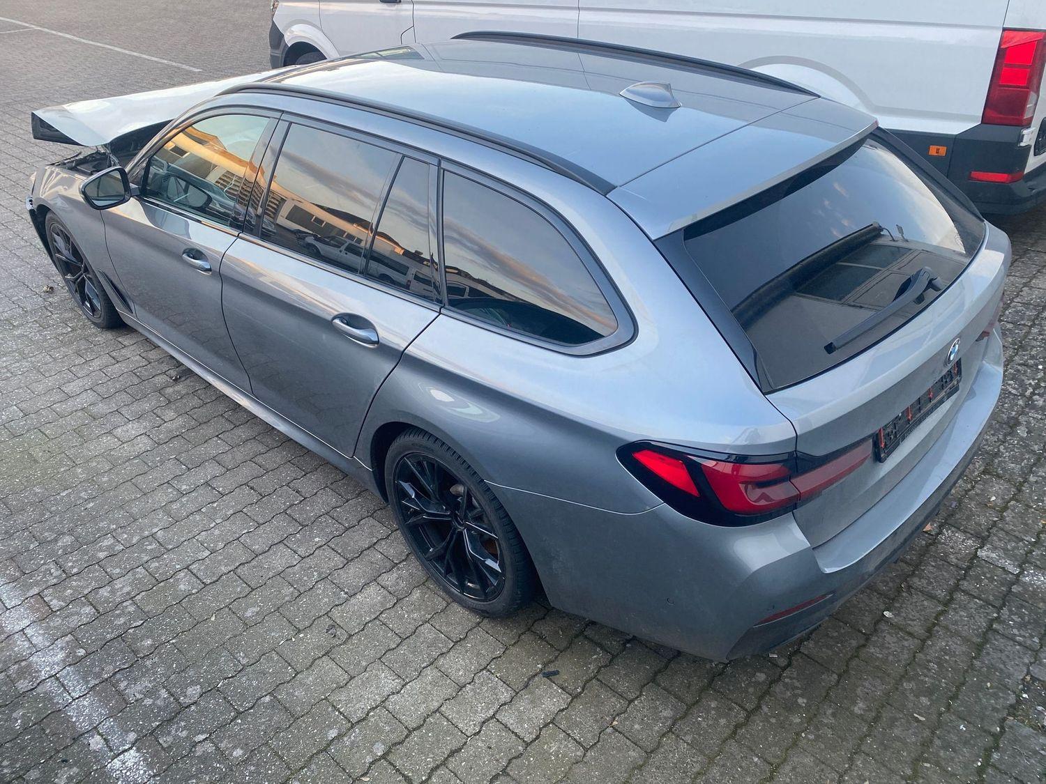 BMW 530 i xDrive M Sport 19"ALU H&K Leder Navi AHK