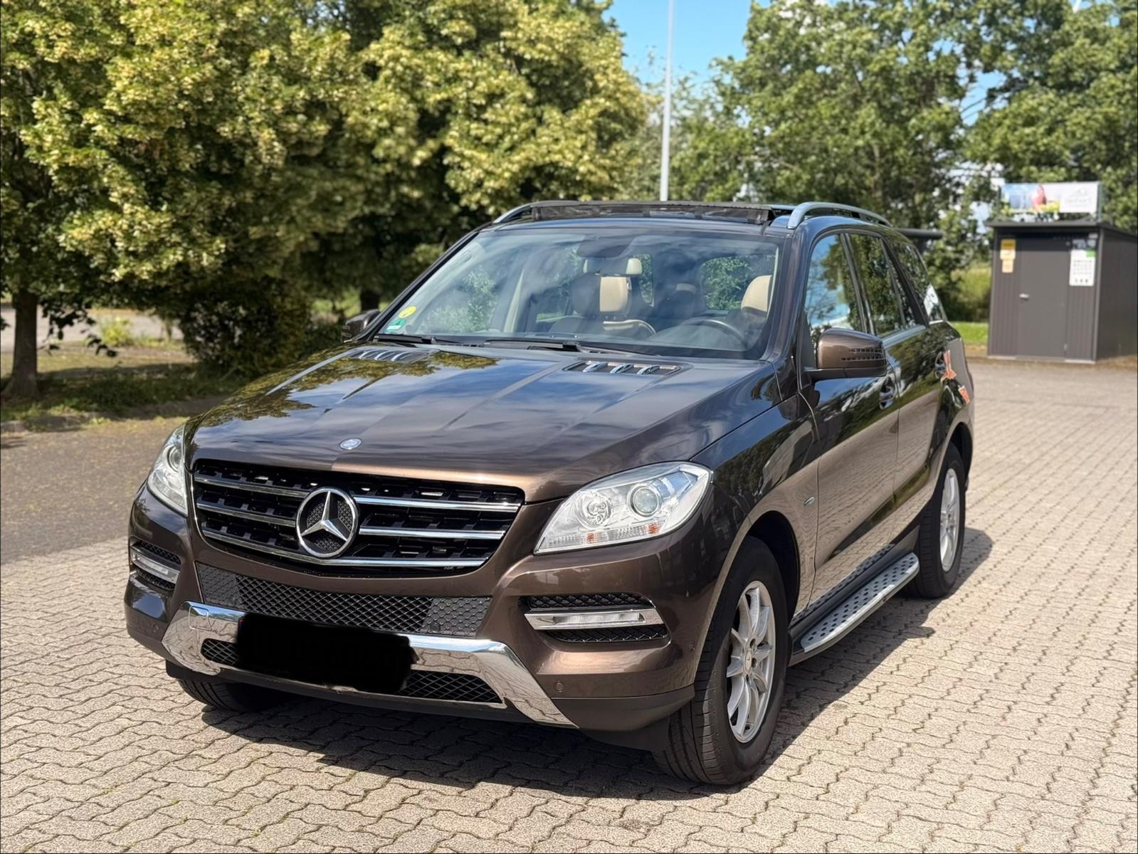 Mercedes-Benz ML 250 BlueTEC 4MATIC Neuwertiger Zustand.!!!
