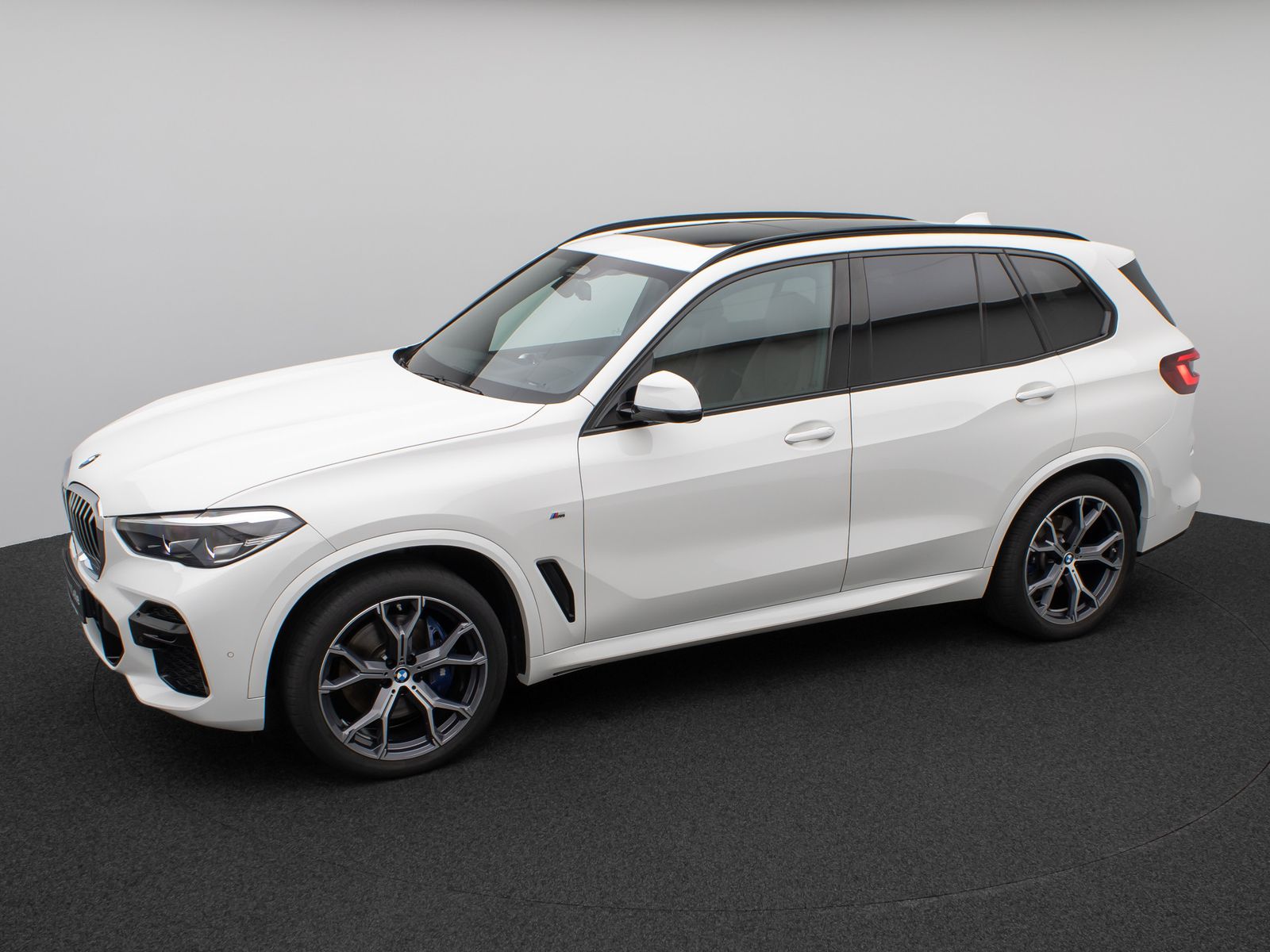 Fahrzeugabbildung BMW X5 xD30d M Sport Panoram Kamera HUD DAB HiFi 21"