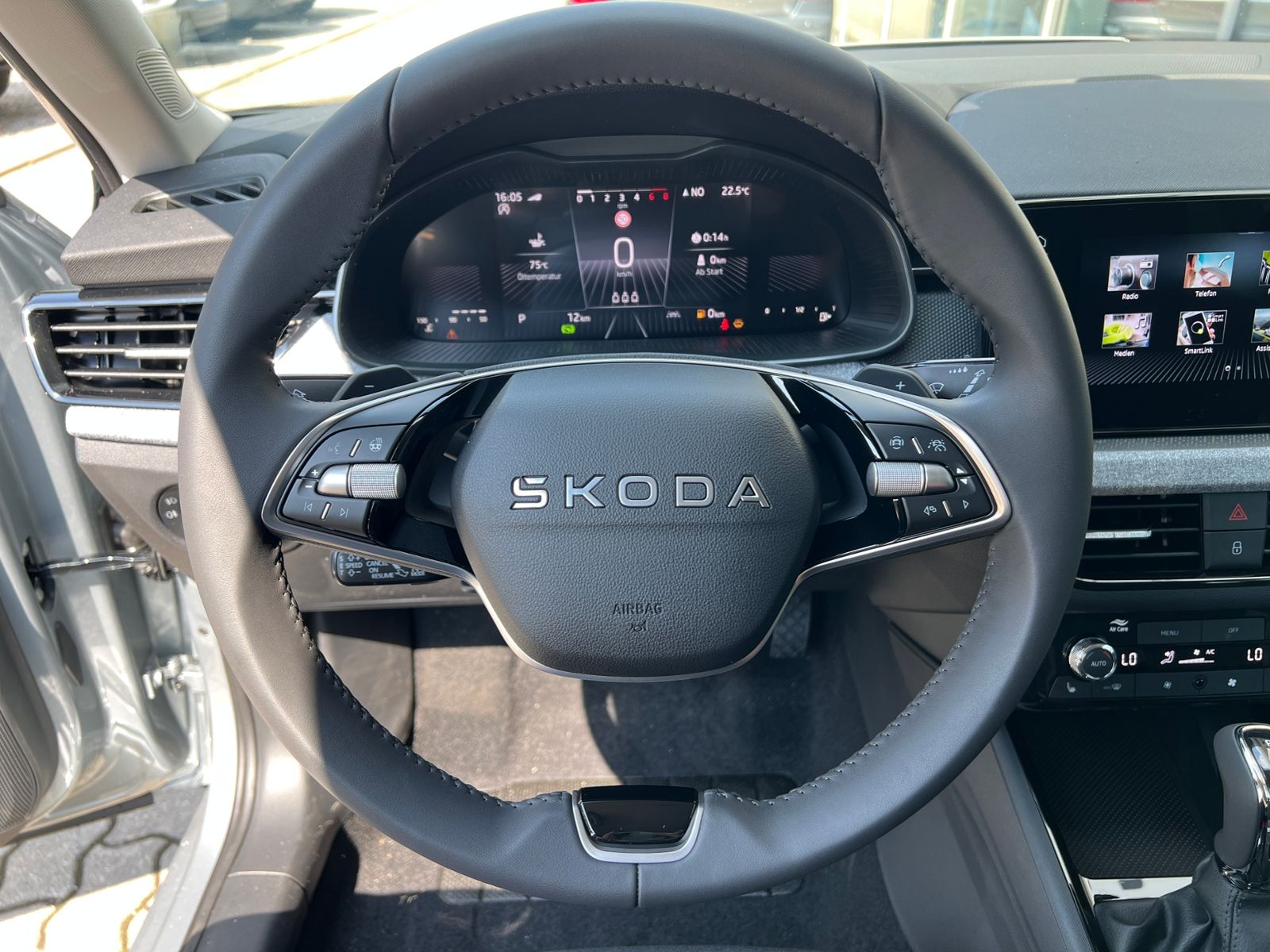 Fahrzeugabbildung SKODA Kamiq Selection 1.0 TSI DSG *AHK, ACC, LED, Kame