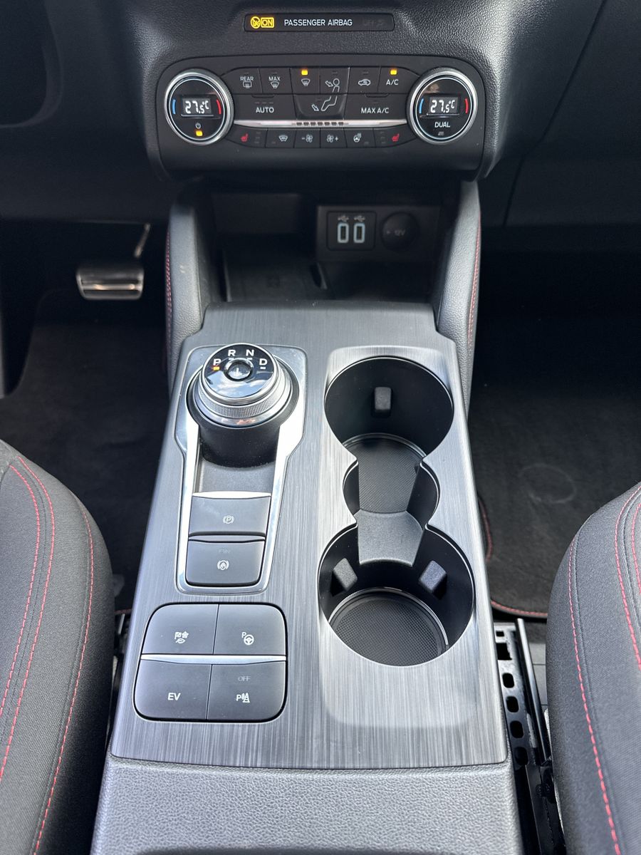 Fahrzeugabbildung Ford Kuga 2.5 PHEV ST-Line NAV+LED+KAMERA+DAB+18ZOLL