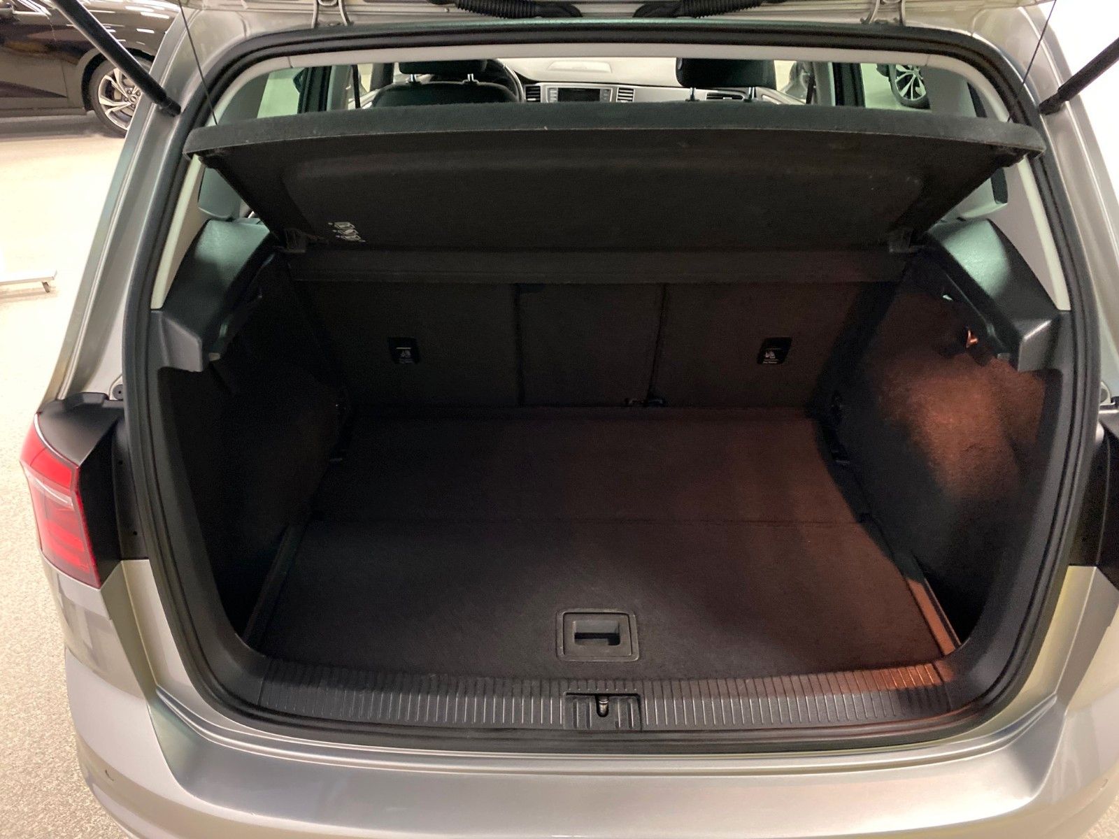 Fahrzeugabbildung Volkswagen Golf Sportsvan 1.2 TSI Trendline+AHK+NAVI+CD+BC+