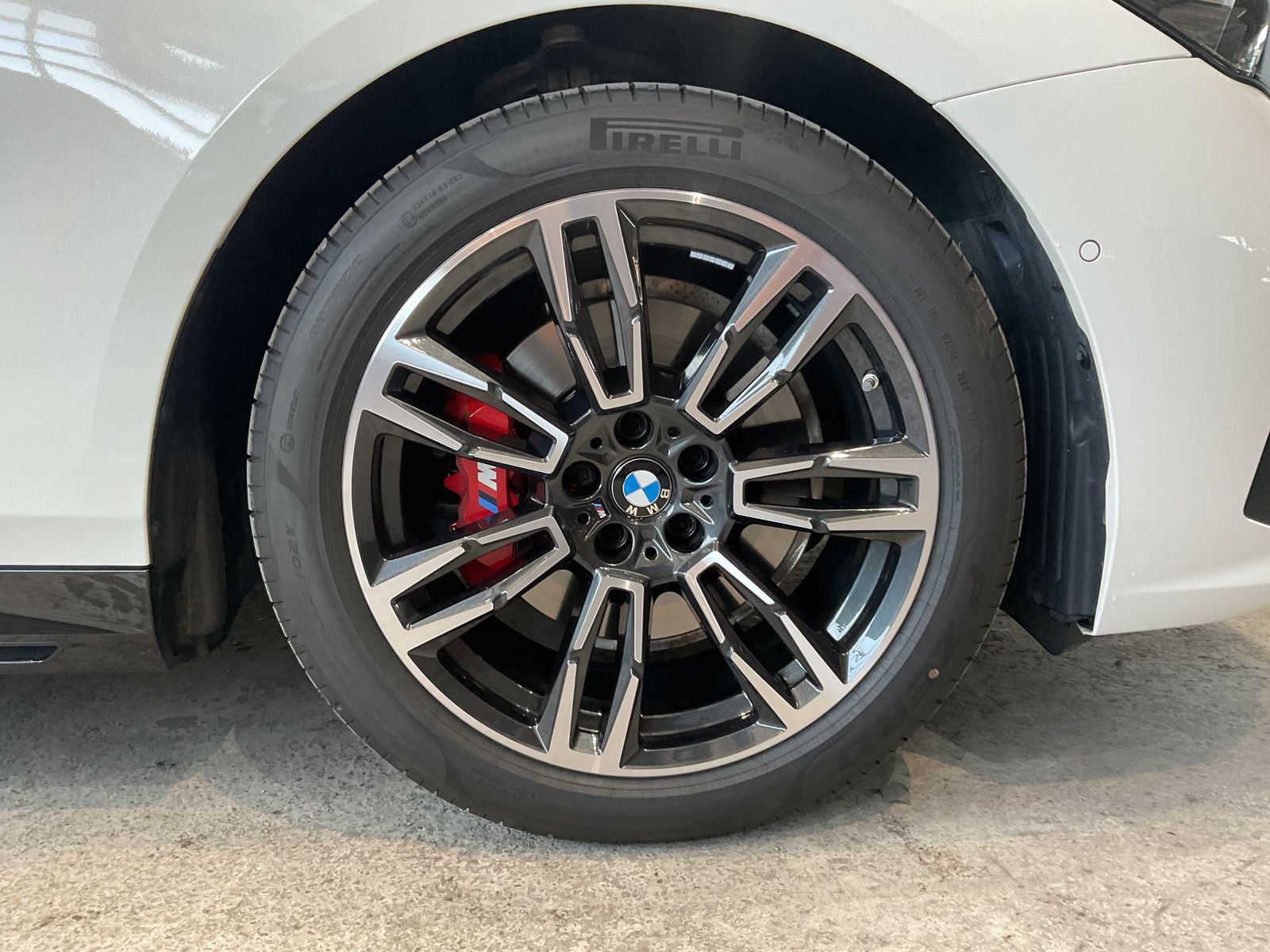 Fahrzeugabbildung BMW 520d xDrive M Sportpaket pro, Panorama-Glasdach,