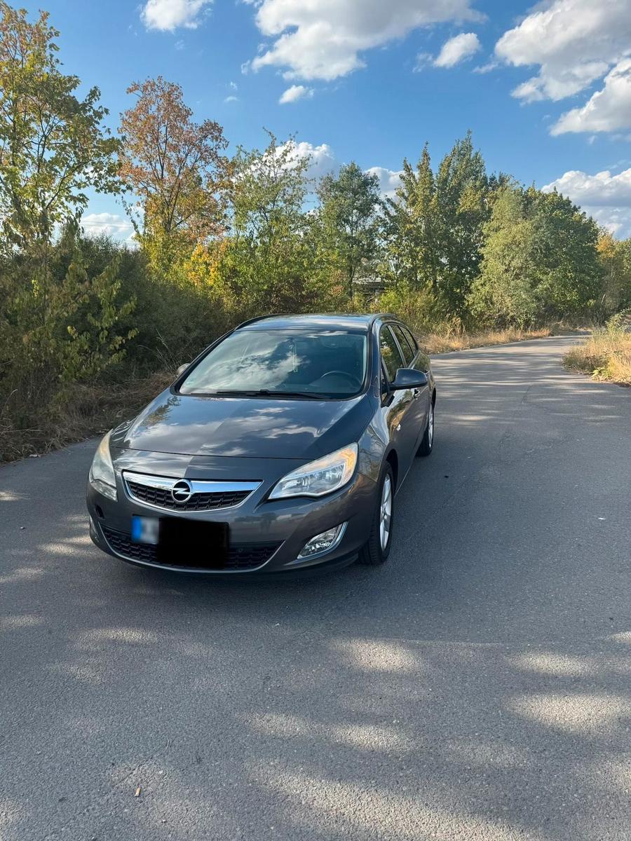 Opel Astra, 2012