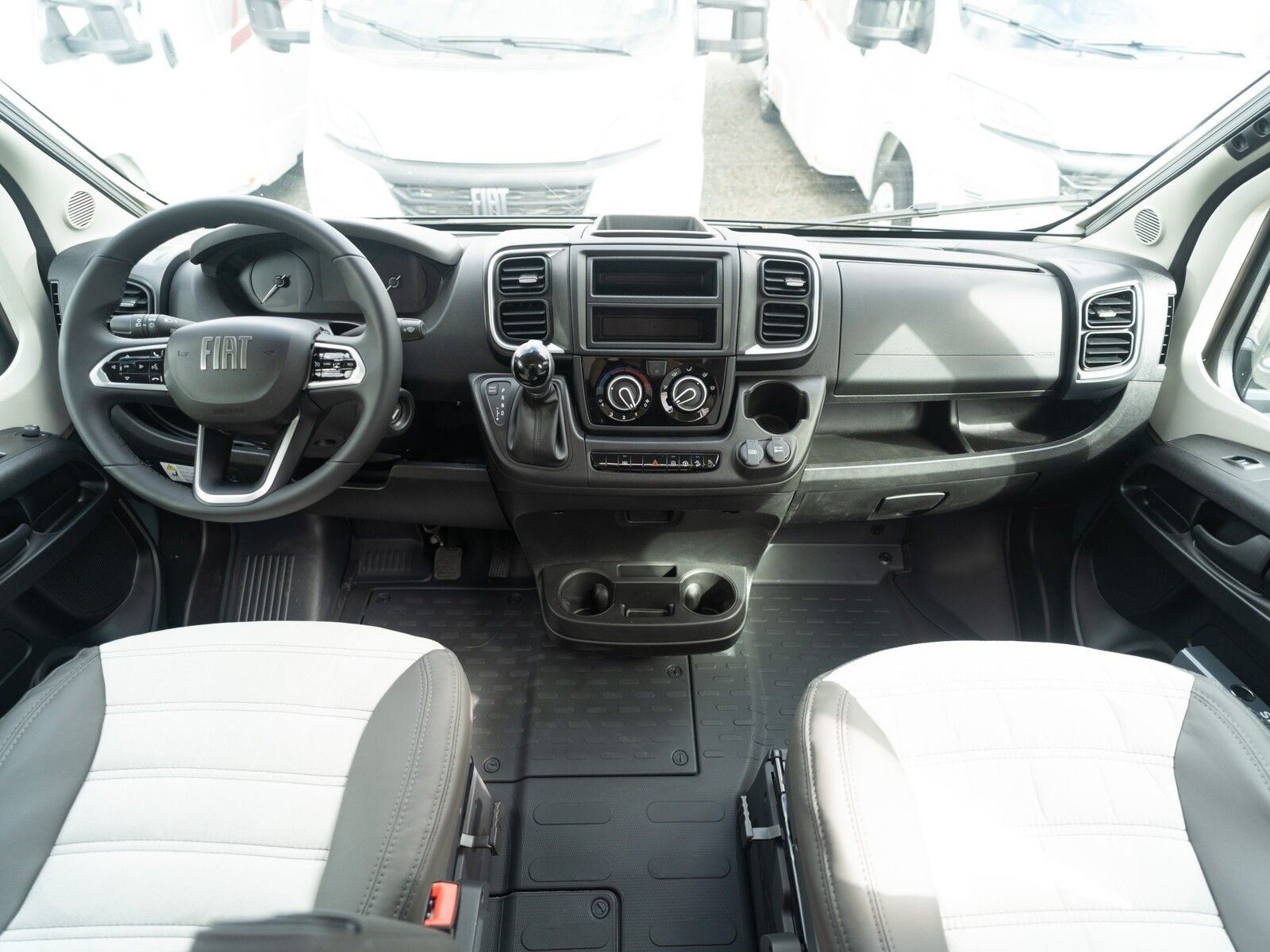 Fahrzeugabbildung Sunlight Adventure Cliff 602 AKTION*Rahmenfenster