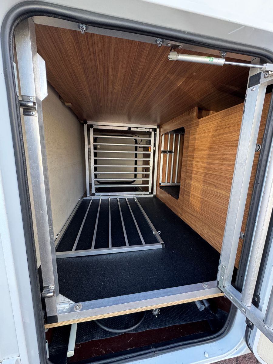 Fahrzeugabbildung Carado T 334 FIAT DUCATO AUTOMATIK SOLAR TV SAT AHK CAM