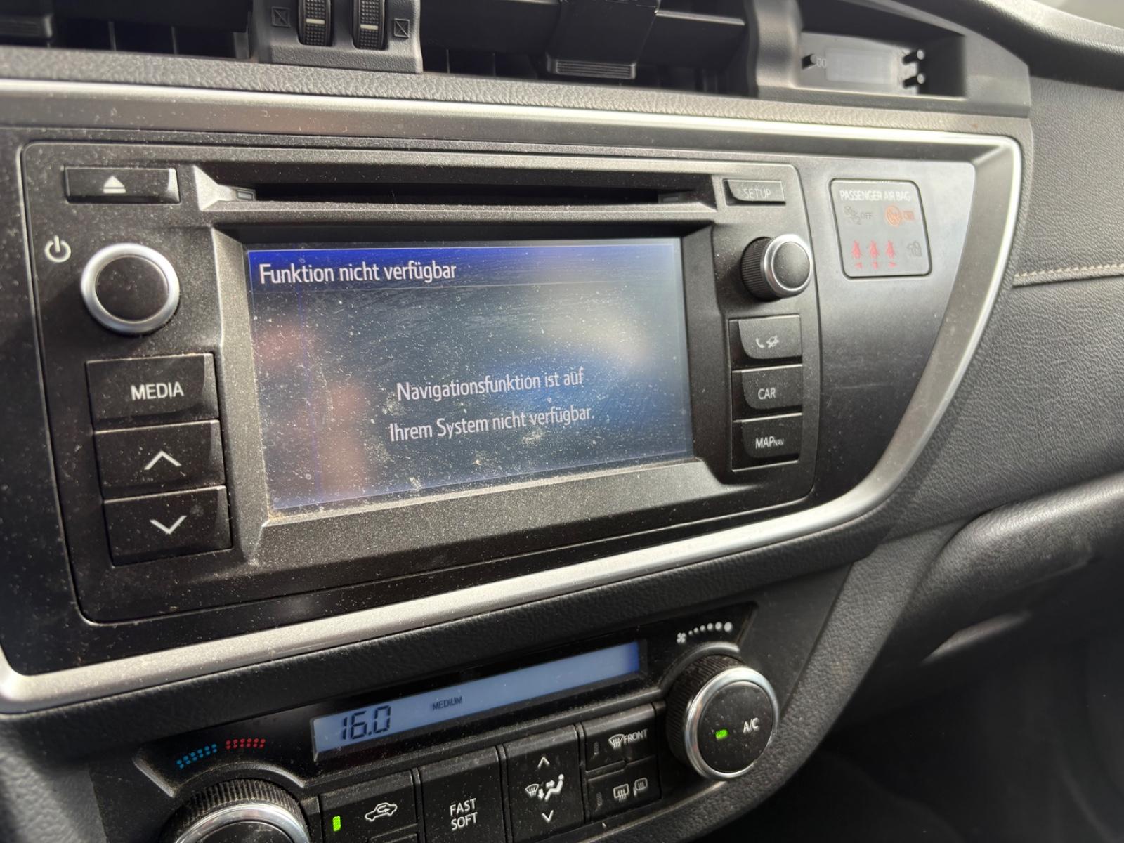Toyota Auris 2014 — photo 17