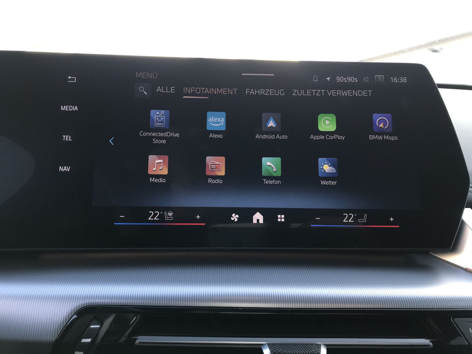 BMW X1 xDrive23d DAB LED RFK AHK el. Sitze PDC foto 17