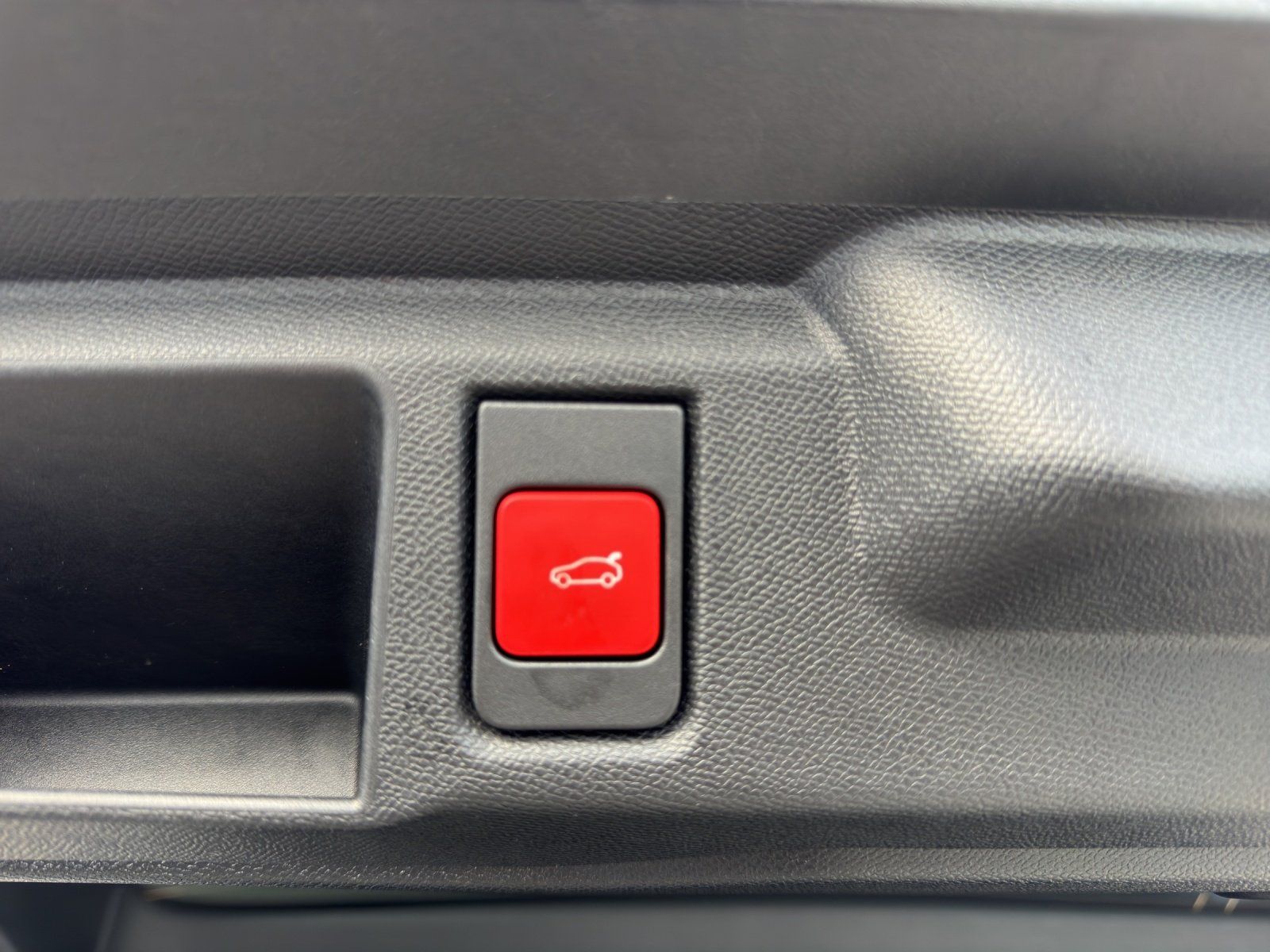 Fahrzeugabbildung Opel Grandland 1.2 Mild-Hybrid Ultimate/PANO/KAMERA/