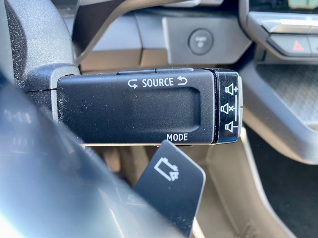 Fahrzeugabbildung Renault Megane E-TECH EV40 AAC SHZ CARPLAY LED KAMERA