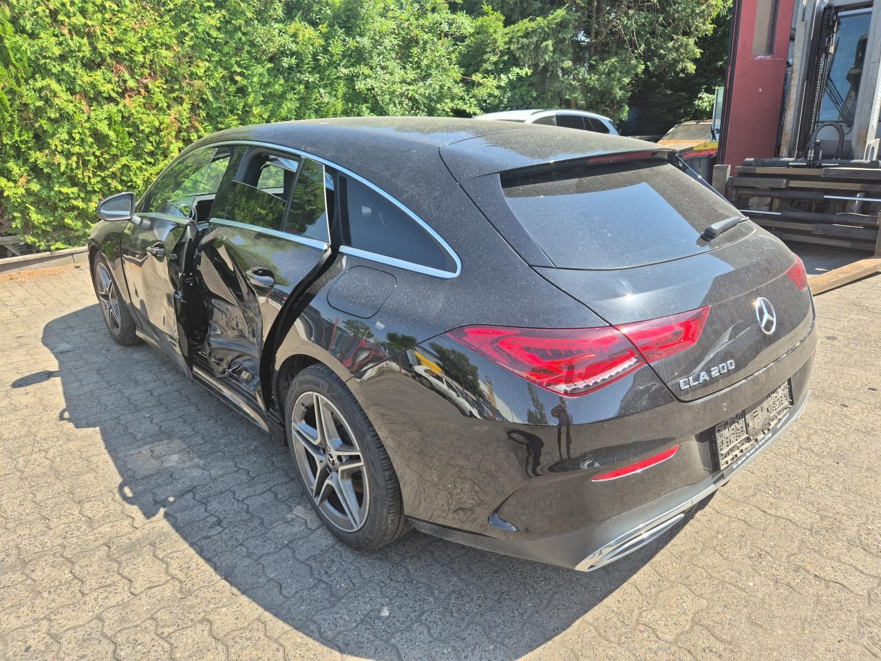 Mercedes-Benz CLA 200 Shooting Brake +LED+Navi+Wide
