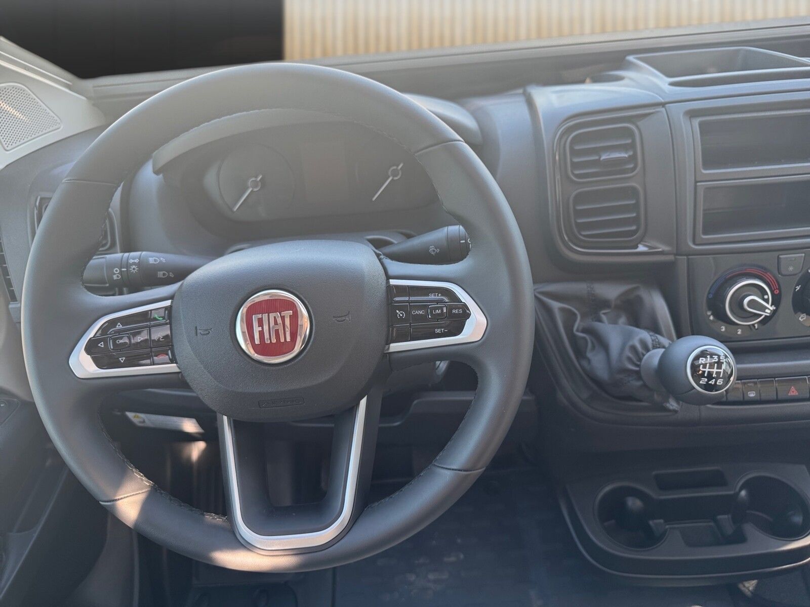 Fahrzeugabbildung Karmann Dexter DE 600 Concept Paket