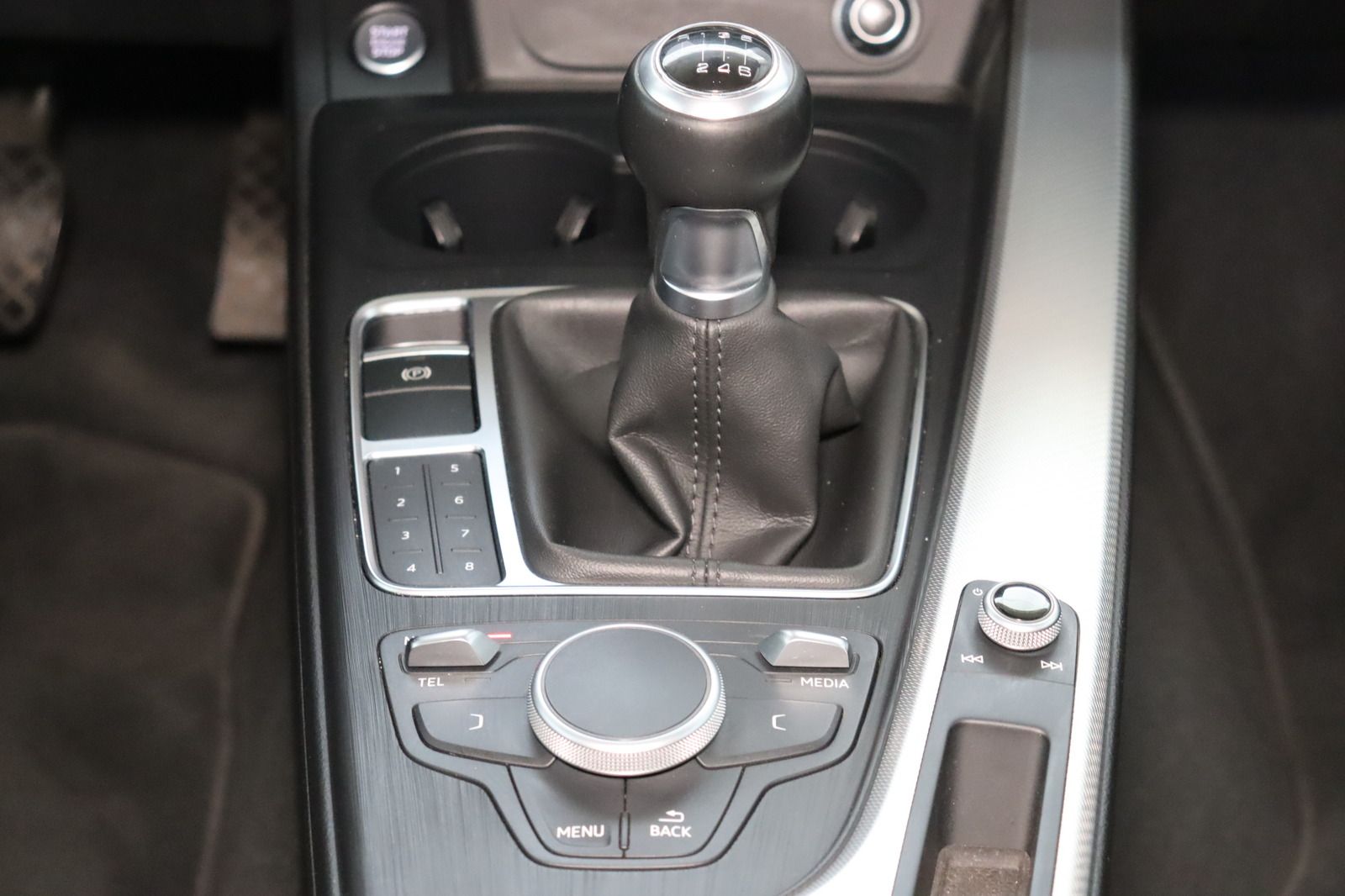 Fahrzeugabbildung Audi A5 Sportback 40 TFSI * LED * Navi * Keyless