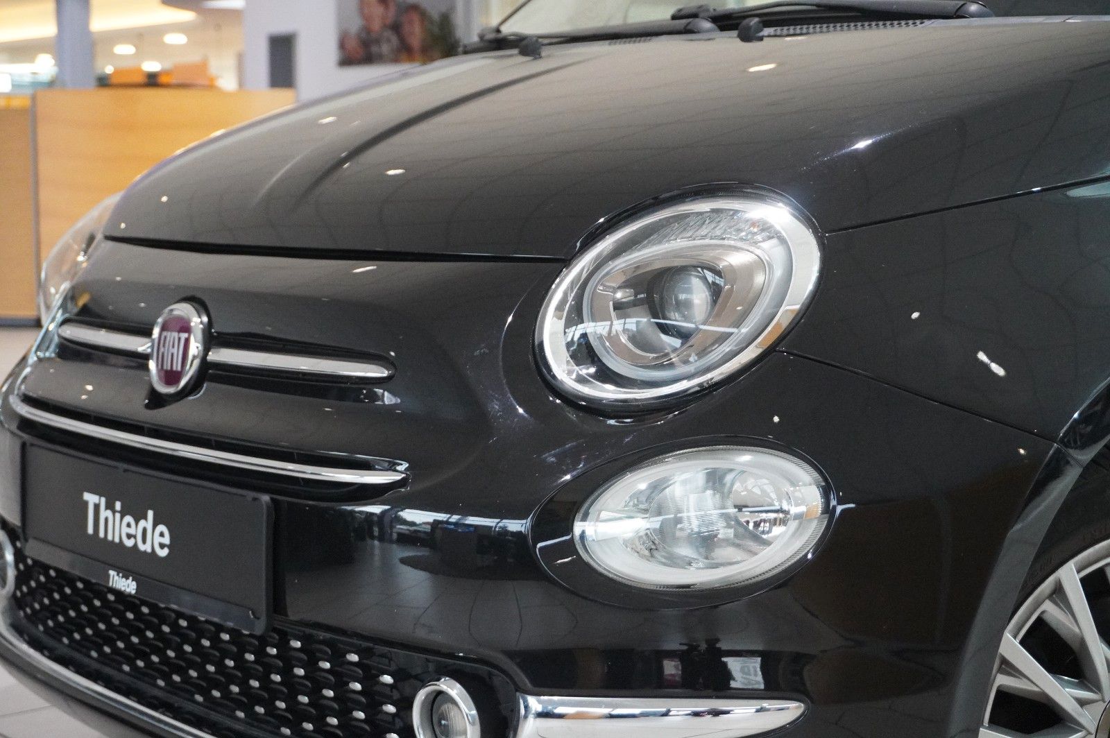 Fahrzeugabbildung Fiat 500 1.2 LOUNGE LED/PANO./USB/NEBEL/TOUCH/PDC