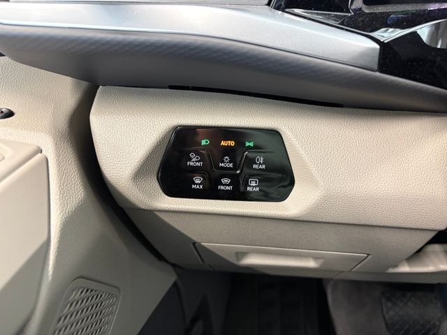 T7 Multivan Life 1.5 TSI eHybrid 4M PANO AHK