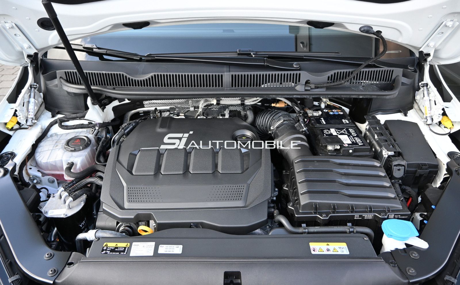 Fahrzeugabbildung Volkswagen Touran 2.0 TDI DSG Comfortline °UVP 58.262€°STHZ