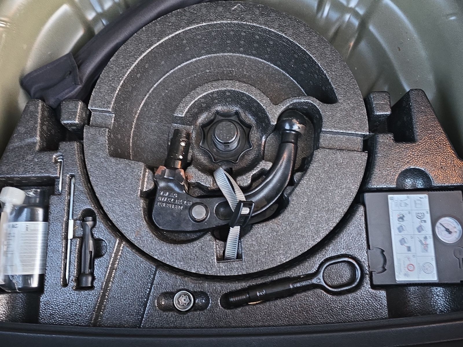 Fahrzeugabbildung Volkswagen T-Roc IQ.DRIVE AUS 1.HAND TOP ZUSTAND