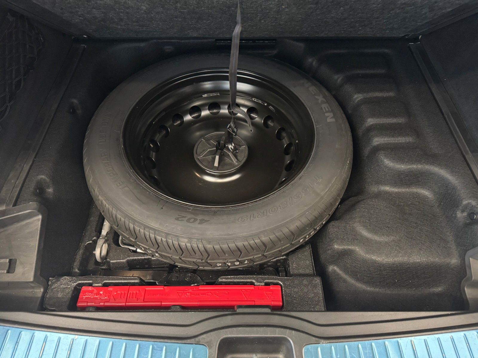 Fahrzeugabbildung Mercedes-Benz GLE 400d 4M+AMG+Pano+AIrM+Burm+360