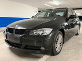 BMW 318i NAVI/KLIMA/S-DACH/PDC - BMW 318 aus 2006: 318d