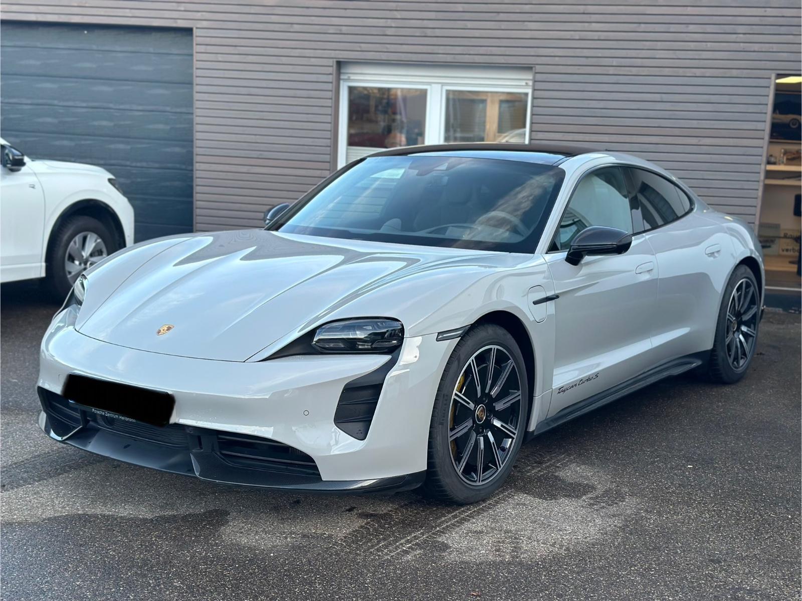 Porsche Taycan Turbo S/Carbon/Keramik/Approved 09/28