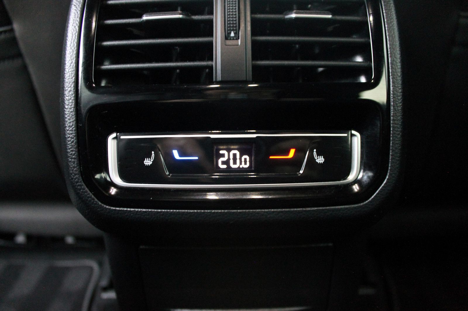 Fahrzeugabbildung Volkswagen Arteon SB 2.0TDI DSG R-Line 4M ACC KAM H&K AHK