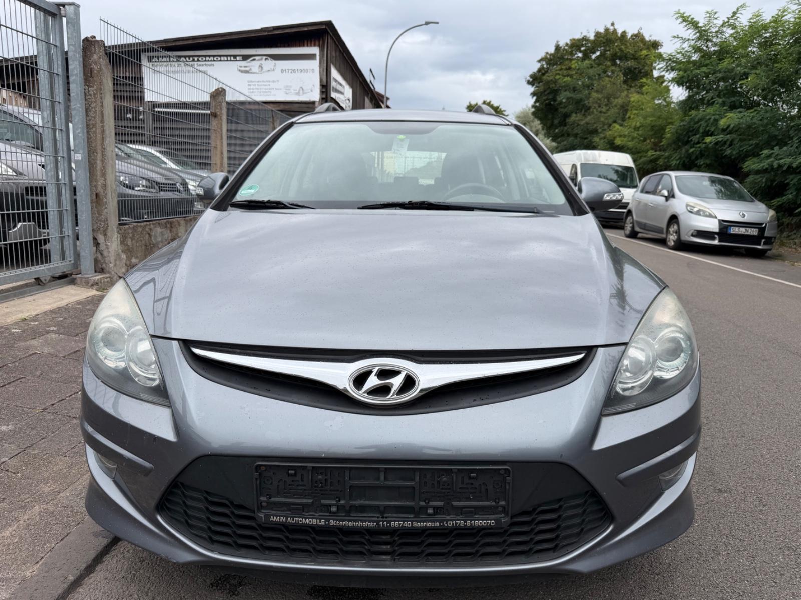 Hyundai i30 2011 — photo 8